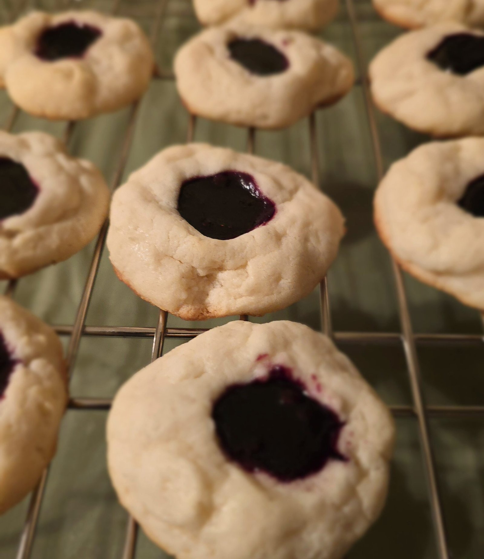 Raspberry Cheesecake Thumbprint Cookies – Gluten Free!